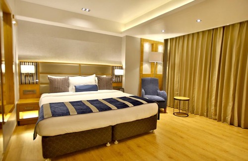 Kanpur Hotel | Regenta Central The Crystal