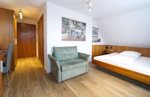 Bietigheim-Bissingen Hotel | Reinhardts Garni Automobilia Hotel