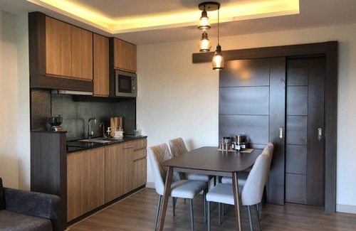 Su Thep Villa | Reiz (5BR) - Luxury Residence