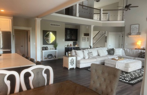 New Haven Hamilton County House | Relax and slip away in our 4 bedroom home that has an olympic size swimming pool