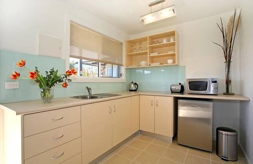 Aireys Inlet Apartment | Relax and unwind in this cosy studio by the river.
