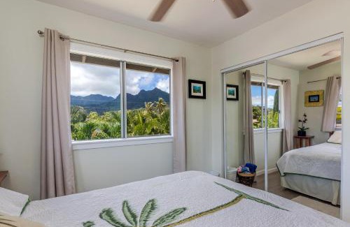 Keolu Hills Apartment | Relax at Kapakai Cottage 2-Bedroom Comfort with Full Kitchen & WD