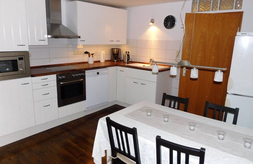 Ihlienworth Apartment | Relax in a quiet location close to nature! Garden by the river!