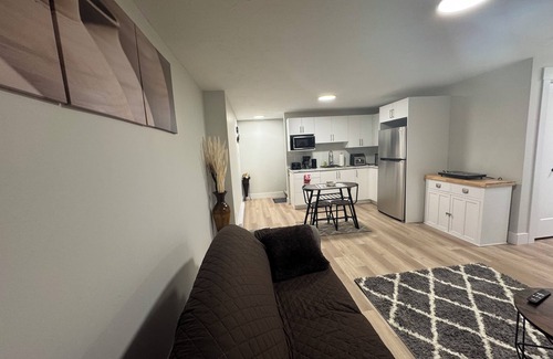 Moncton House | Relax with the family at our cozy &stylish home. Located in the heart of Moncton