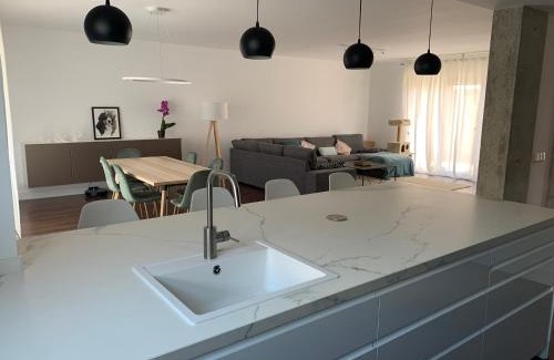 Arroyomolinos House | Relax y confort a solo 25 min de Madrid