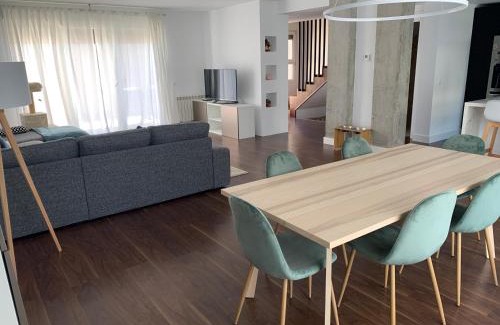 Arroyomolinos House | Relax y confort a solo 25 min de Madrid