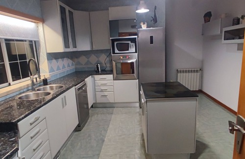 Marinha Grande House | Relax4family is a villa with private pool, near the beach and the country