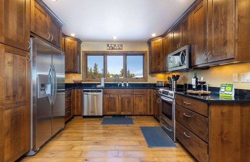 Winterwood House | Relaxation & Adventure in Secluded Forest Retreat