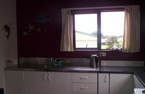 Opito Bay House | Relaxed Opito Kiwi Bach