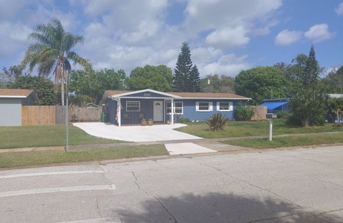 Cocoa West House | Relaxing 3 Bed/1.5 Bath "dog friendly". Sorry, No cats allowed. nSleeps 6
