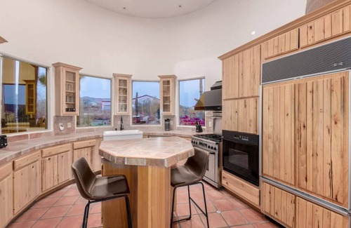 County Island House | Relaxing 3BR Haven w/Pool & BBQ for Family Time