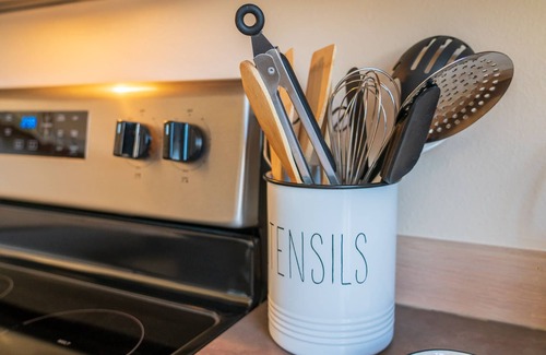 Huffman - O' Malley House | Relaxing home w/king suite in South Anchorage!