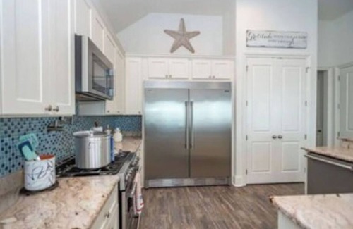 New Orleans East Area House | Relaxing lake house 30 minutes from downtown New Orleans