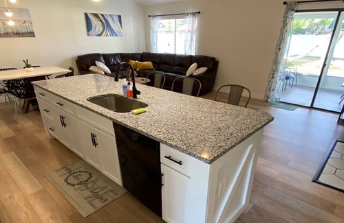 Sandalwood House | Relaxing pool in Jacksonville, FL. 3 Bedroom 3 bathrooms , wifi & free parking.