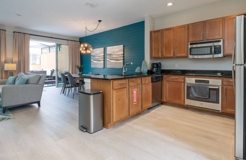 Kissimmee House | Relaxing, Spacious 3Bed 3Bath Townhouse with own Jacuzzi
