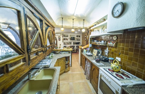 Monovar Villa | Relaxing Villa With Pool Near Alicante