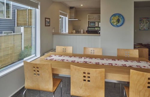 Queenstown House | Remarkable Views, Walking distance to Town