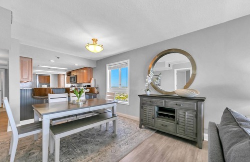 Destin Condo | Remodeled Beachfront 😎 Destin Towers 14th Fl ⛱️⛱️ Perfect Beach Condo 🦀