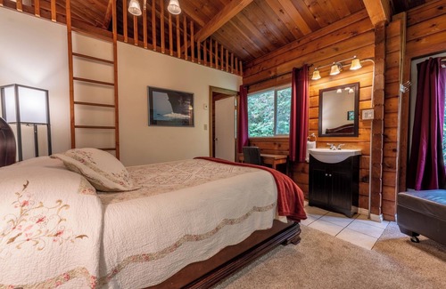 Alert Bay Cabin | Remote BC Waterfront Log Lodge: "Home of the Orca"