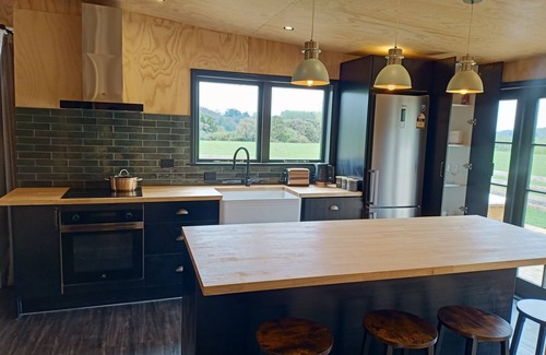 Wanganui District Cottage | Renagour Cottage - Rural charm with outdoor hot tub!