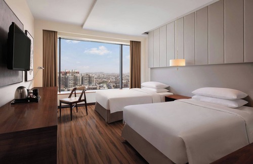 Ahmedabad Hotel | Renaissance Ahmedabad SG Highway