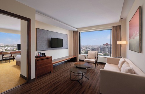 Ahmedabad Hotel | Renaissance Ahmedabad SG Highway