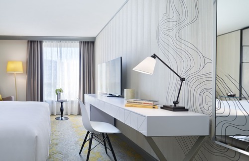 Puteaux Hotel | Renaissance Paris La Defense Hotel