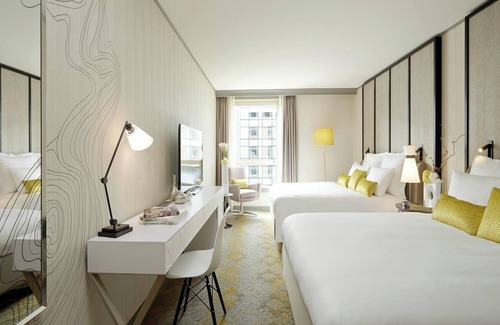 Puteaux Hotel | Renaissance Paris La Defense Hotel