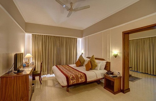 Shirdi Hotel | Renest Shraddha Inn - Shirdi