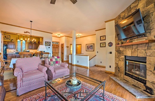 Mountain Air Condo | Renovated Burnsville Condo in Gated Community