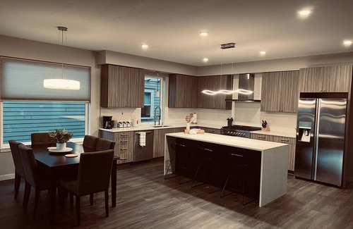 Concordia House | Renovated Contemporary Home in the Alberta Arts District