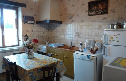 Verneix Cottage | Renovated farmhouse with enclosed garden, internet, pets allowed