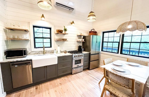 Bear Den Cabin | Renovated! Hot Tub! Cabin 1! Right off the BRPW!