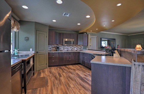 Page House | Renovated Open Floor Plan; Walk 2 Downtown & Shops