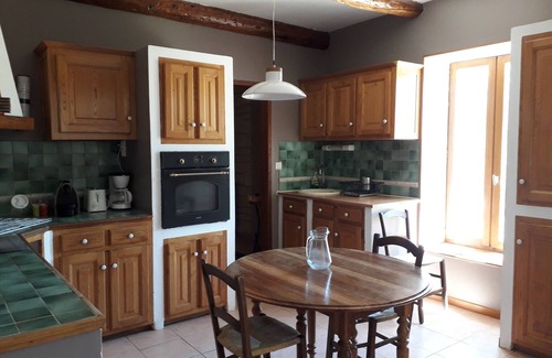 Puimisson House | RENOVATED WINEGROWER'S HOUSE SLEEPS 8 BETWEEN SEA AND MOUNTAINS; SWIMMING POOL GARDEN