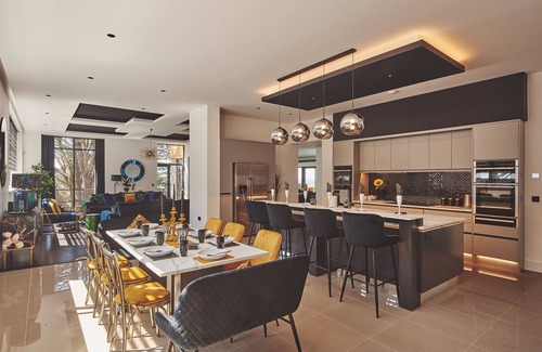 Cheddar Cottage | Reservoir View - a modern home that sleeps 8 guests in 4 bedrooms