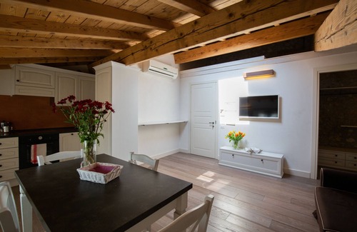 Cola House | Residence Corte San Carlo