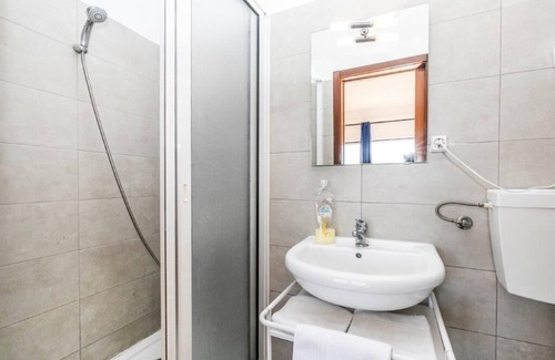 Charneca de Caparica e Sobreda Hotel | Residencial Lareira do Pinheirinho