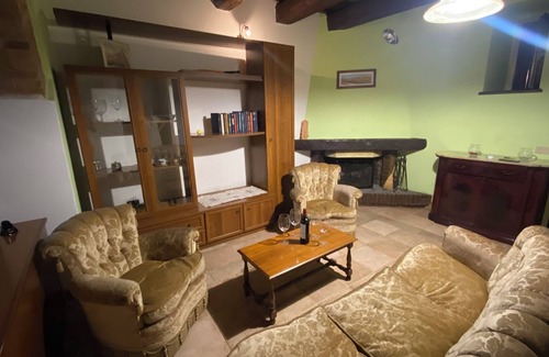Fossato di Vico Apartment | Residenza Anatol