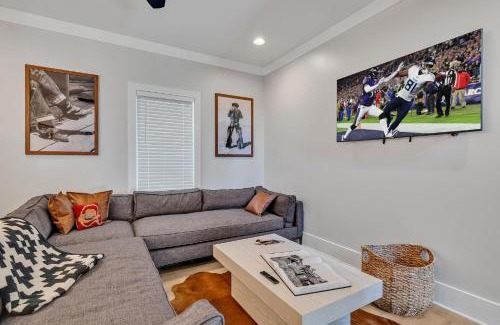 Berry Hill House | Resonant - 2 Townhomes - 2 Private Rooftop Decks