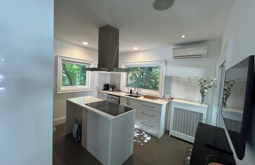 Parkview Hills House | Resort style in the city