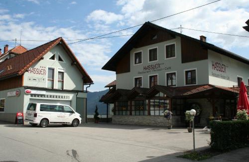 Berg im Drautal House | Restaurant - Café - Pension HASSLER