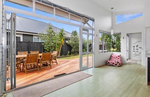 Ruakaka House | Restful Ruakaka - Ruakaka Holiday Home