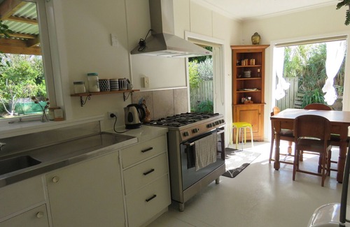 Kaitaia House | Restie Bungalow