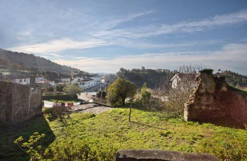 Lousa House | Retiro Rústico Sereno Na Natureza