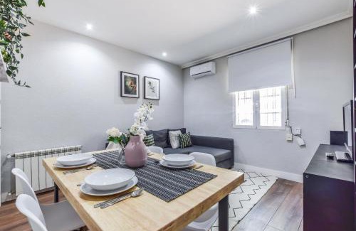 Jeronimos Apartment | Retiro VII - Práctico, moderno y en plena ciudad de Madrid