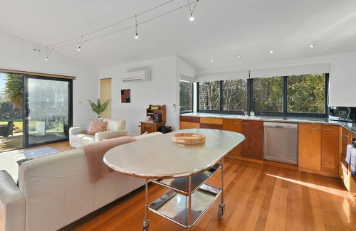 Legana House | Retreat by the River