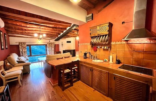 Sorvilan House | Retreat in nature, house with mountain views