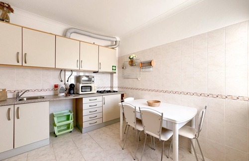 Espiche Apartment | Retreat with Terrace and View in Espiche