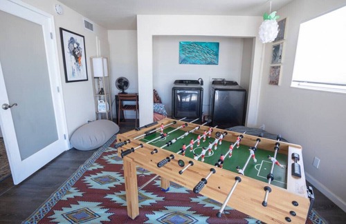 Twentynine Palms House | Retro Bohemian Living: 4BR/2Bath Time Travel